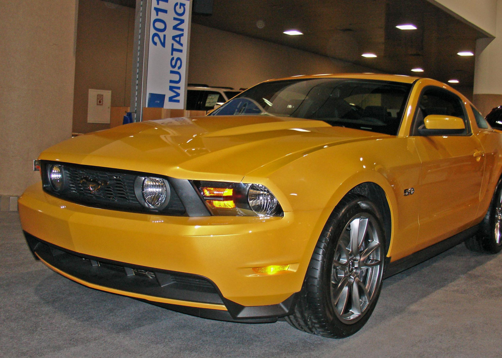 Форд Мустанг gt 2011 желтый