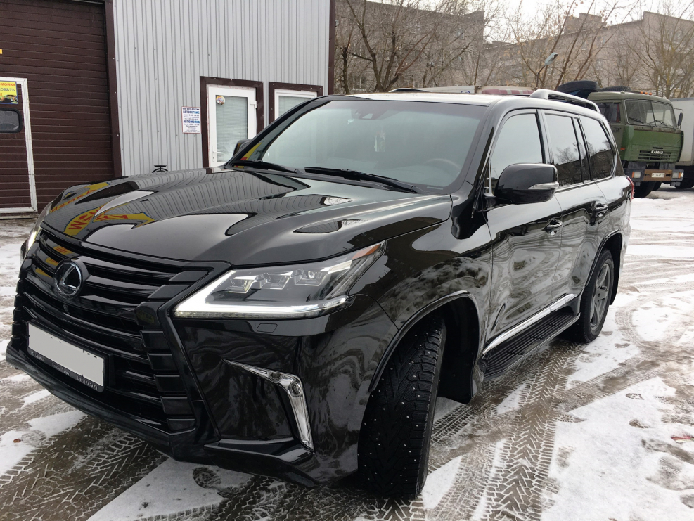 Lexus LX 450 белый