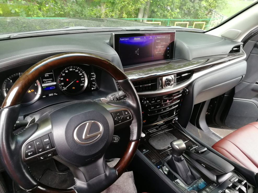 Лексус LX 450d салон
