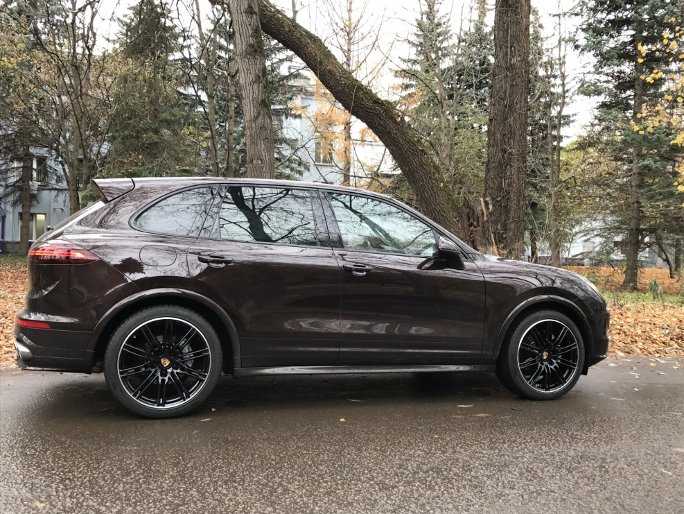 Диски на Porsche Cayenne r20 черные