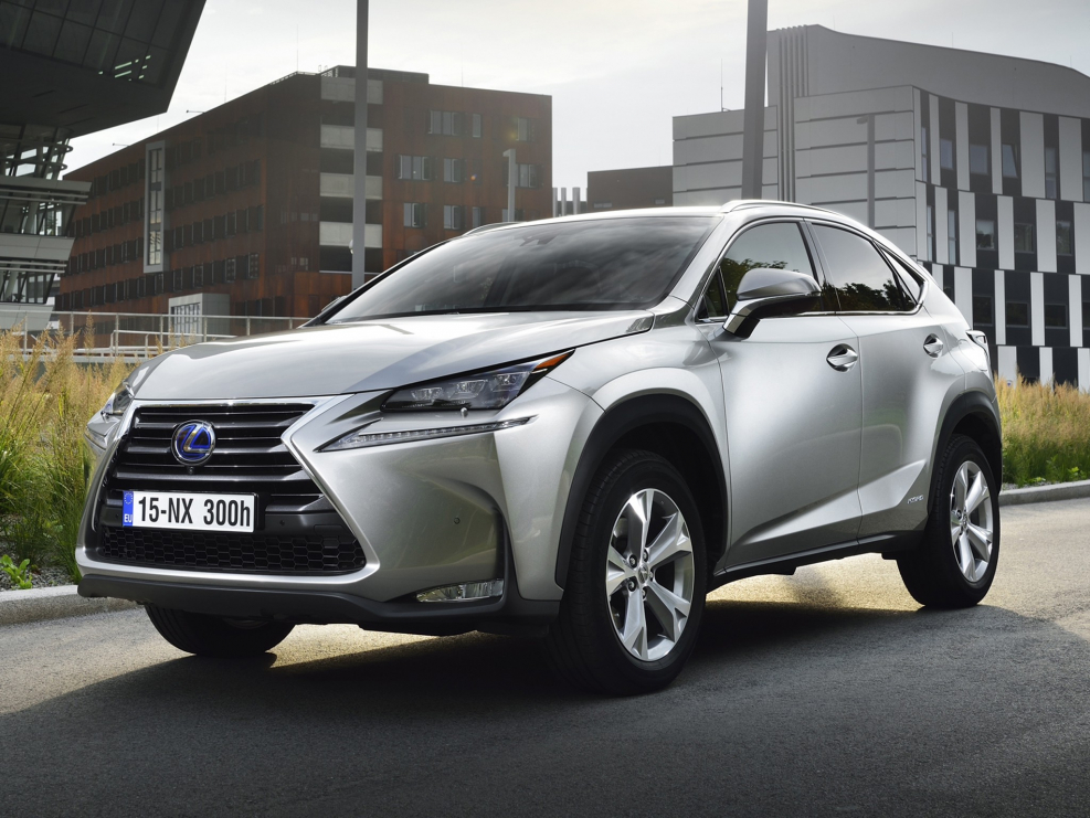 Lexus NX 300h i
