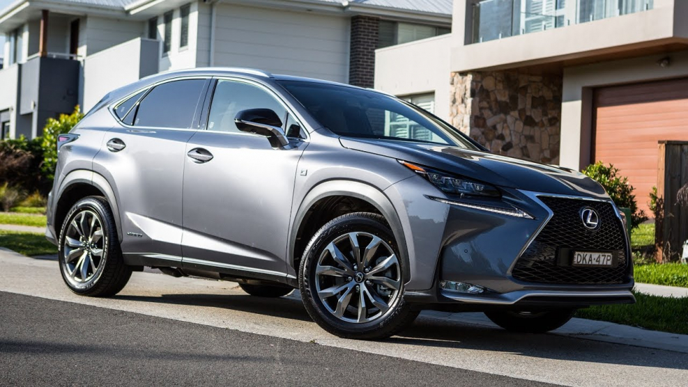 Lexus NX 300 Green