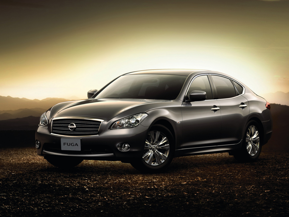 Nissan Fuga 2