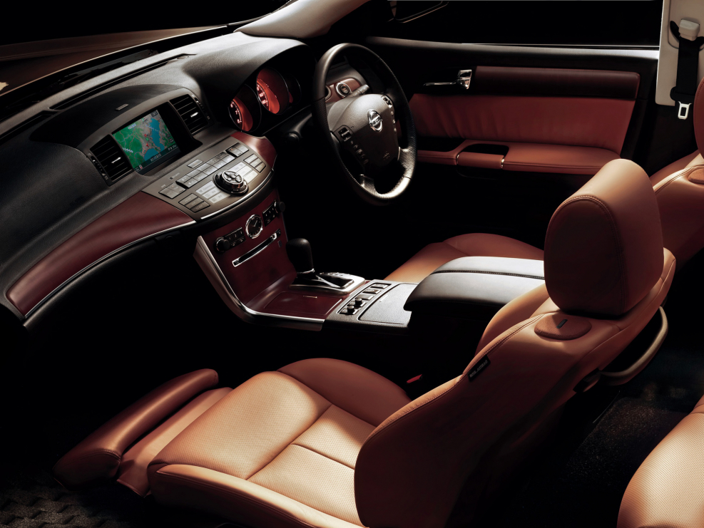 Nissan Fuga 2012