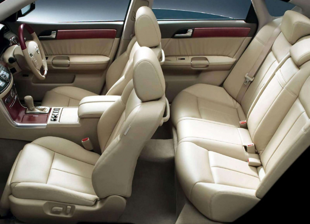 Nissan Fuga 2004