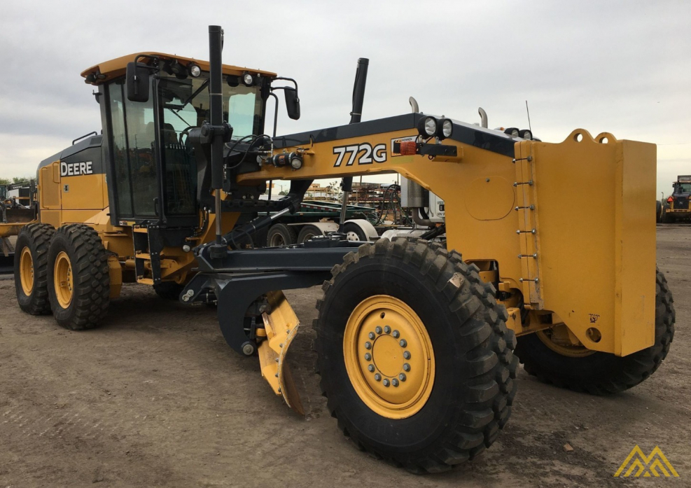 John Deere 672g