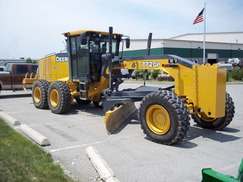 Автогрейдер John Deere 2010