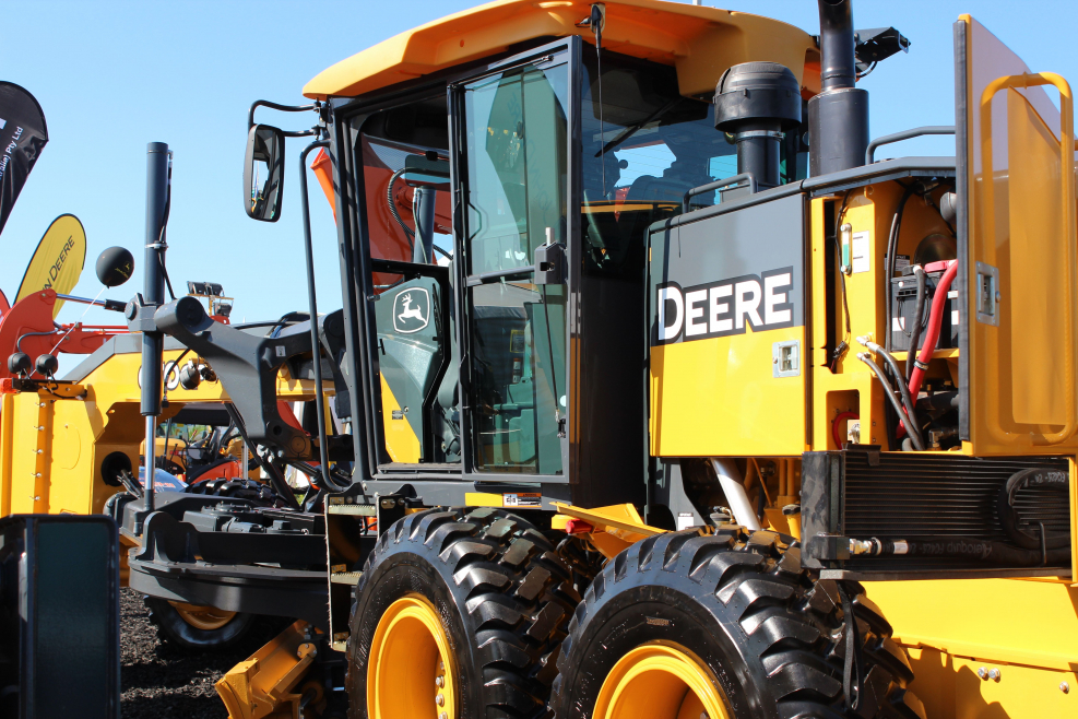 Автогрейдер John Deere 772g