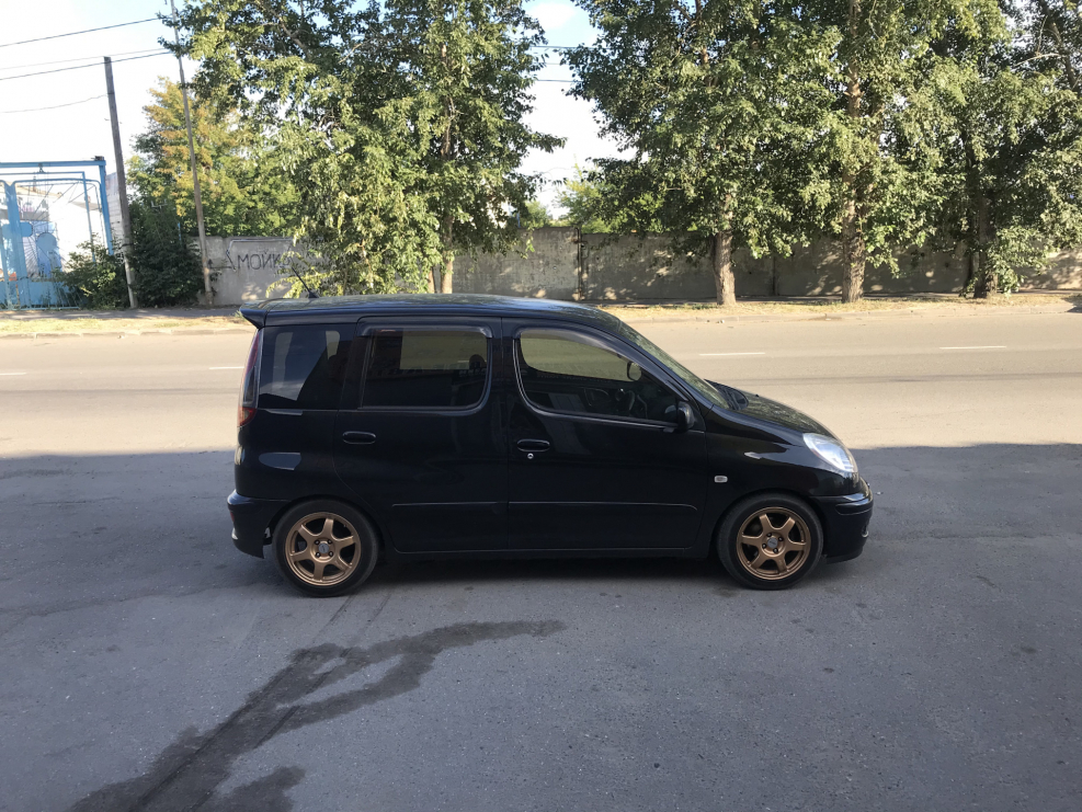 Тойота Фанкарго 2000