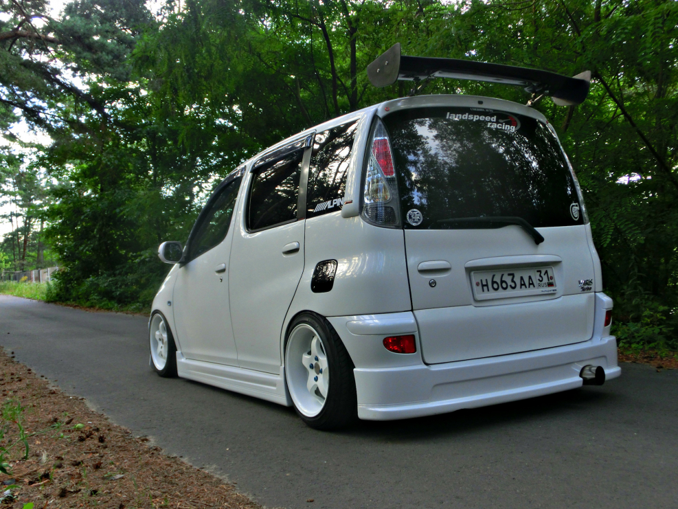 Toyota Funcargo tuned