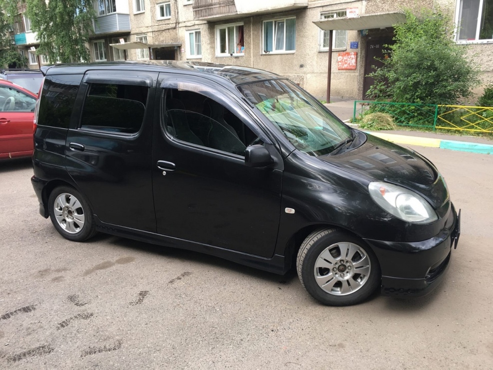 Toyota Funcargo 2000
