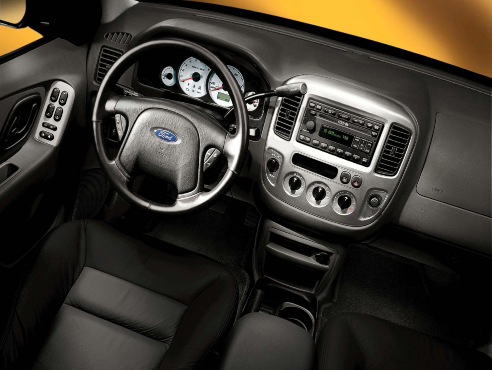 Ford Escape 2004 салон