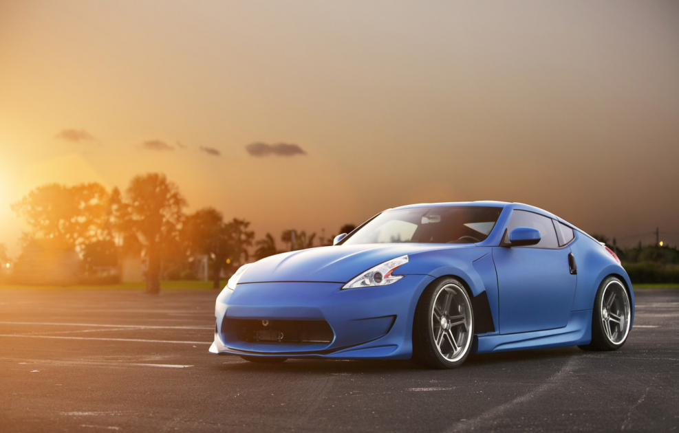 Спорткар Ниссан 370z