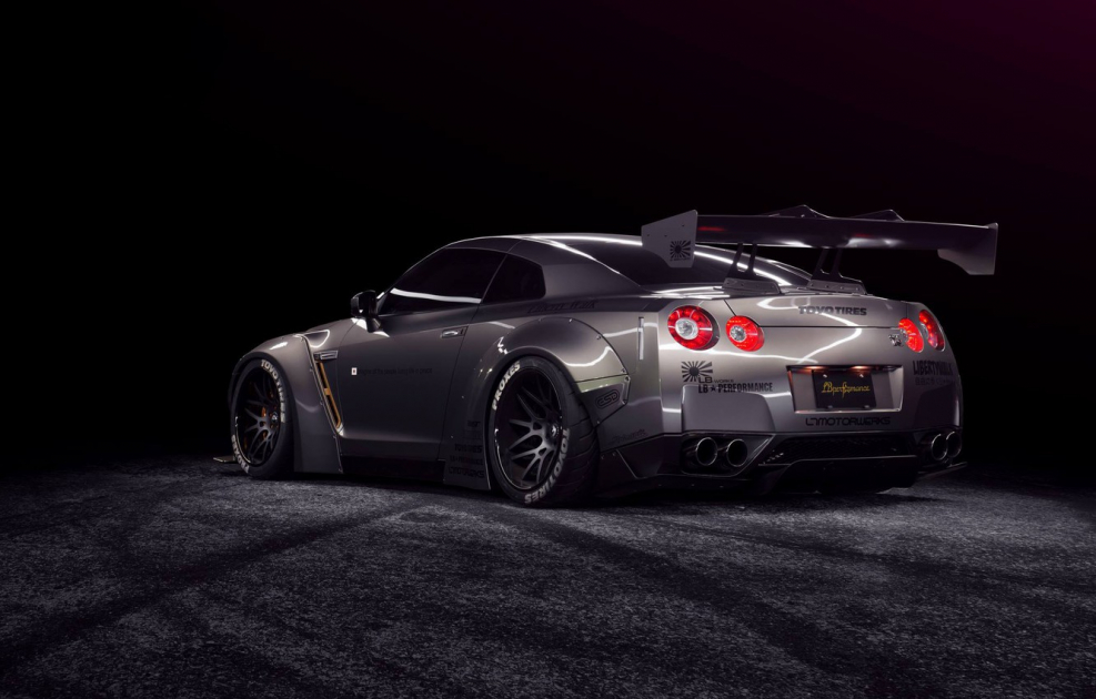 Nissan Skyline r35 guczila