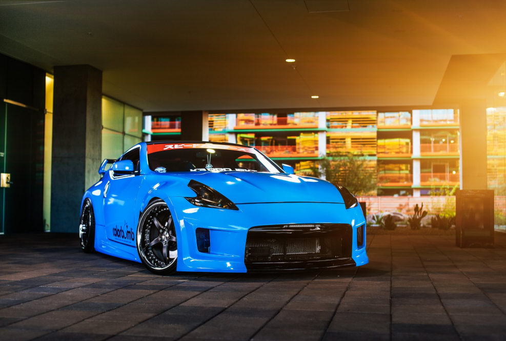 Машина Nissan 370z