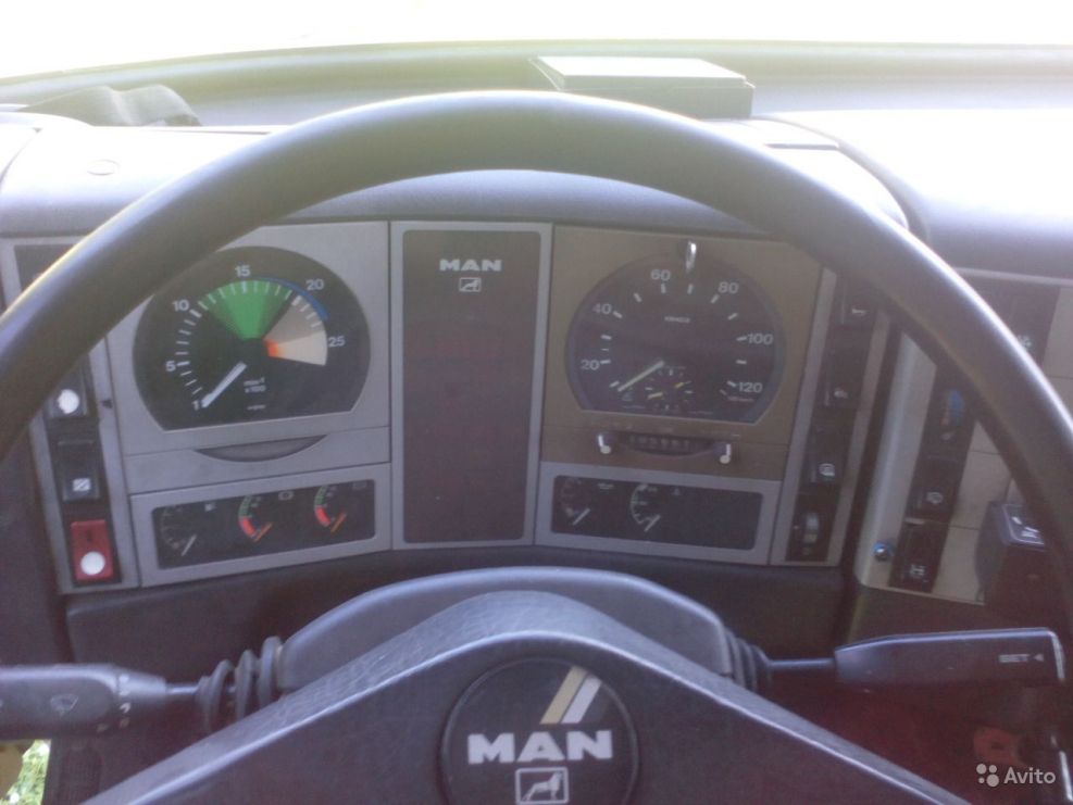 Люстра man f2000