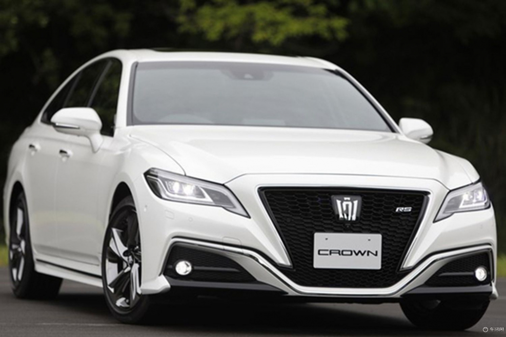 Toyota Crown 2018 (s220)