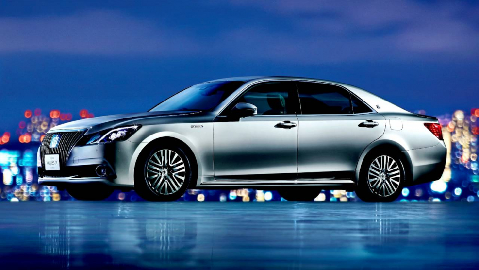 Toyota Crown Majesta 2016