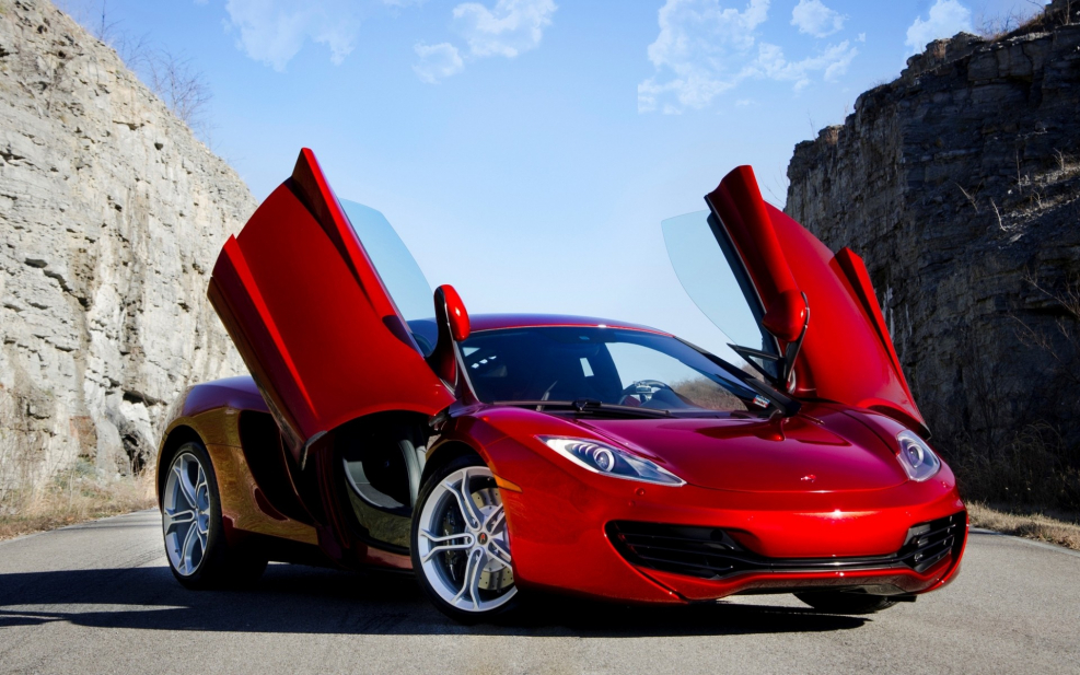 MCLAREN красный