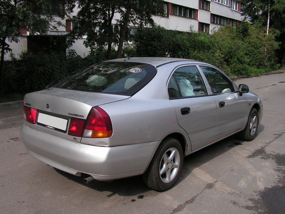 Mitsubishi Carisma хэтчбек 2000