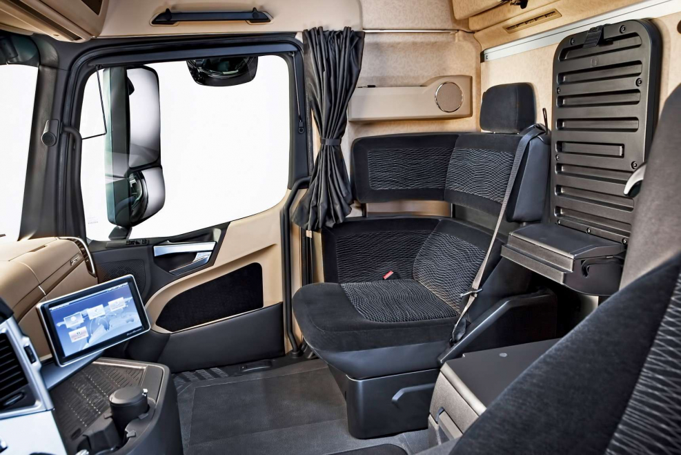 Mercedes-Benz Actros 2017 салон