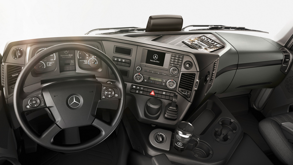 Mercedes-Benz Arocs 3345 кабина