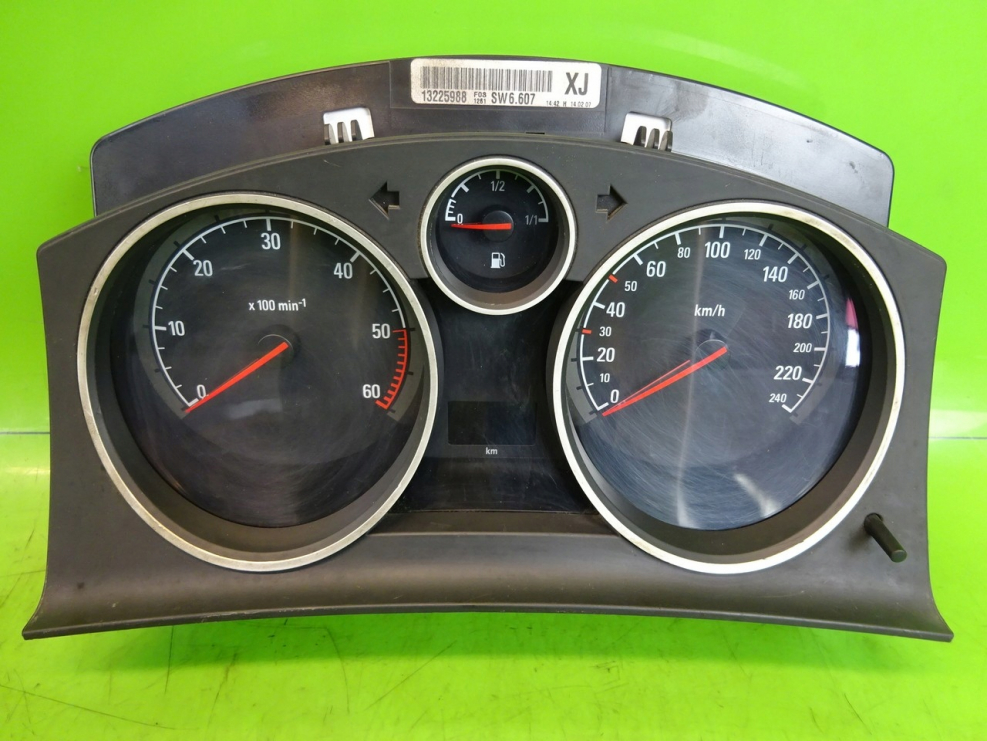 Панель приборов Opel Astra j