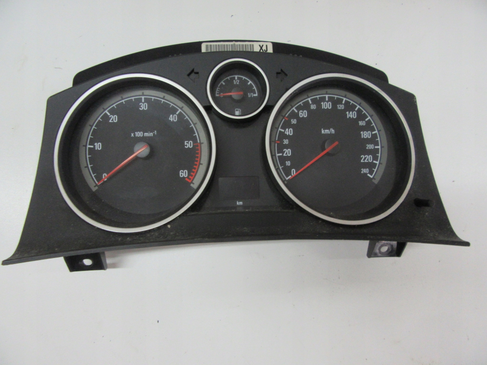 Панель приборов Opel Astra j