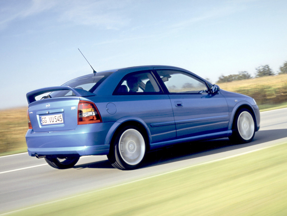 Opel Astra OPC 2000