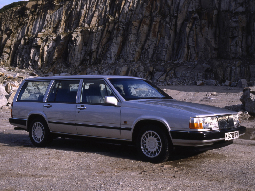 Volvo универсал 1990