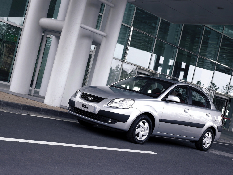 2 Поколение Kia Rio 2005