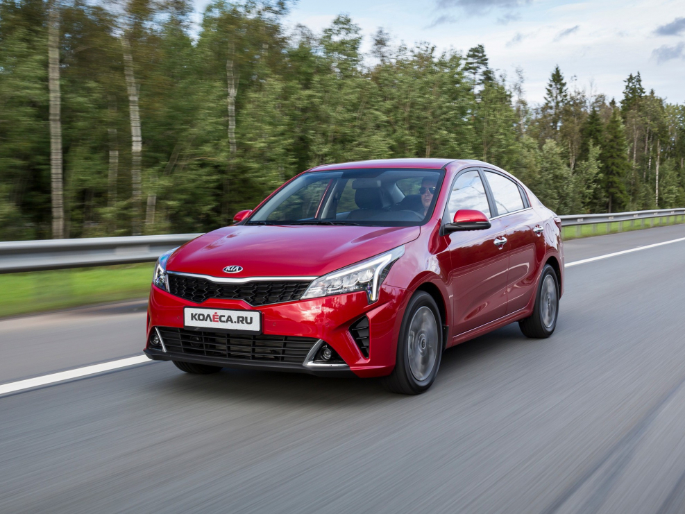 Kia Rio 2021 красная