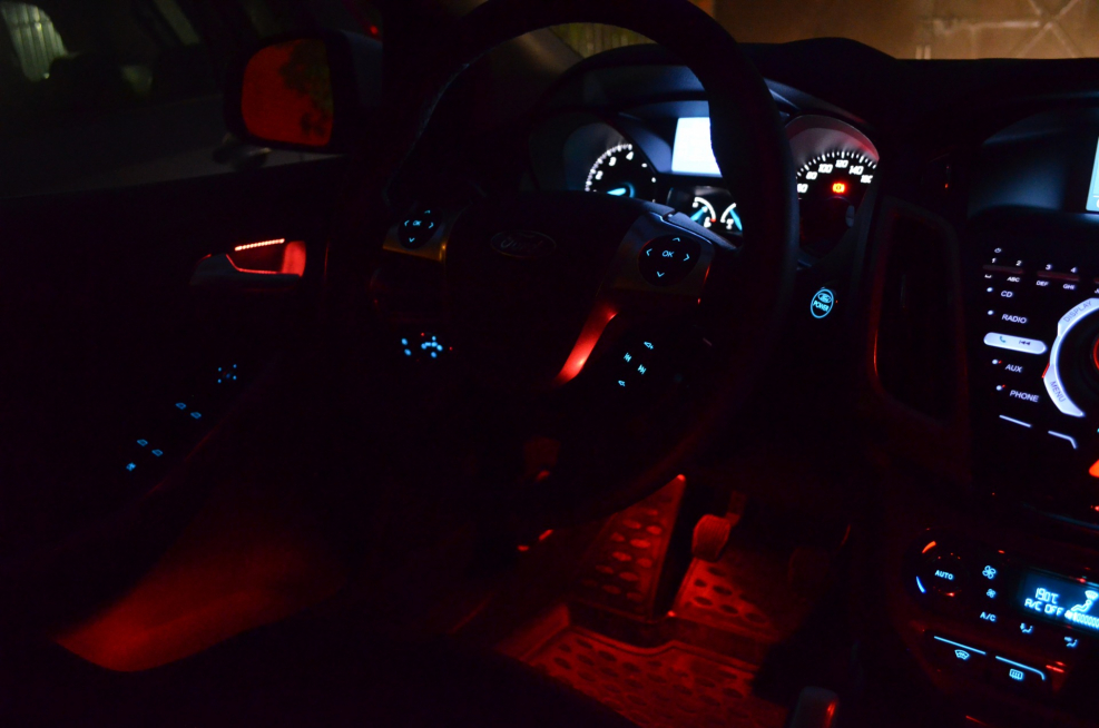 Ford Focus 3 салон в темноте