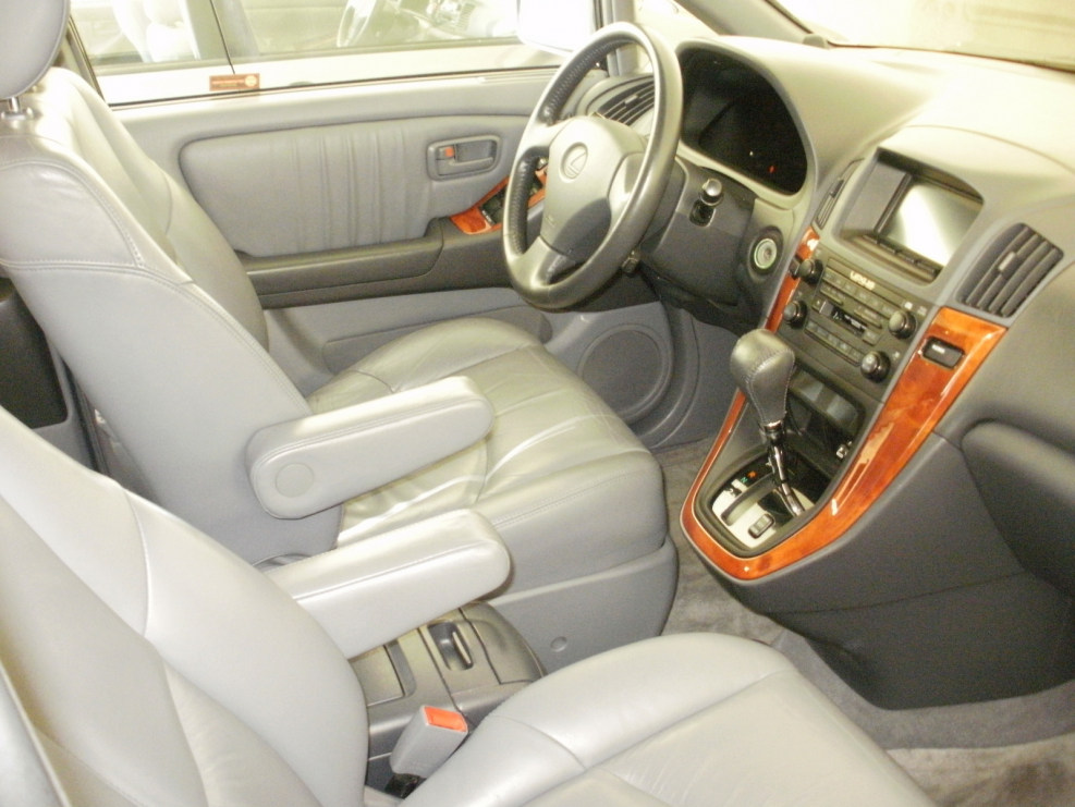 Lexus rx300 2000 Interior