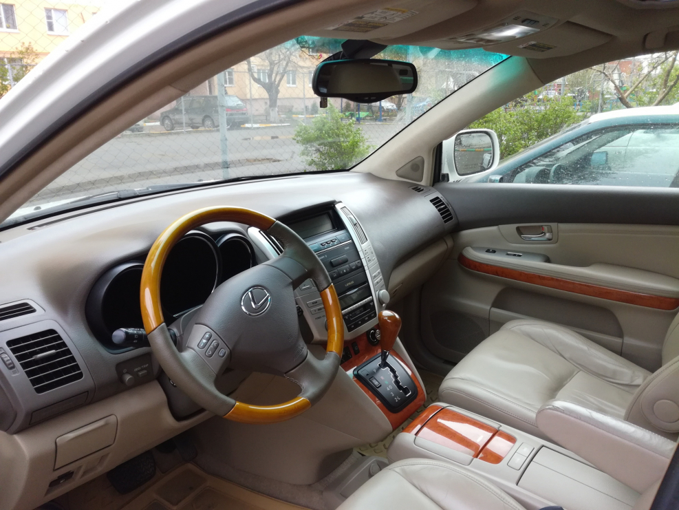 Lexus rx300 2005 салон