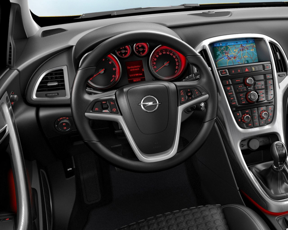 Opel Astra GTC 2012 салон