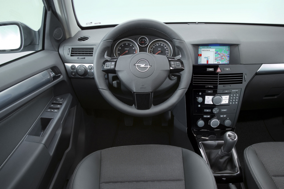 Opel Astra h 2006 салон