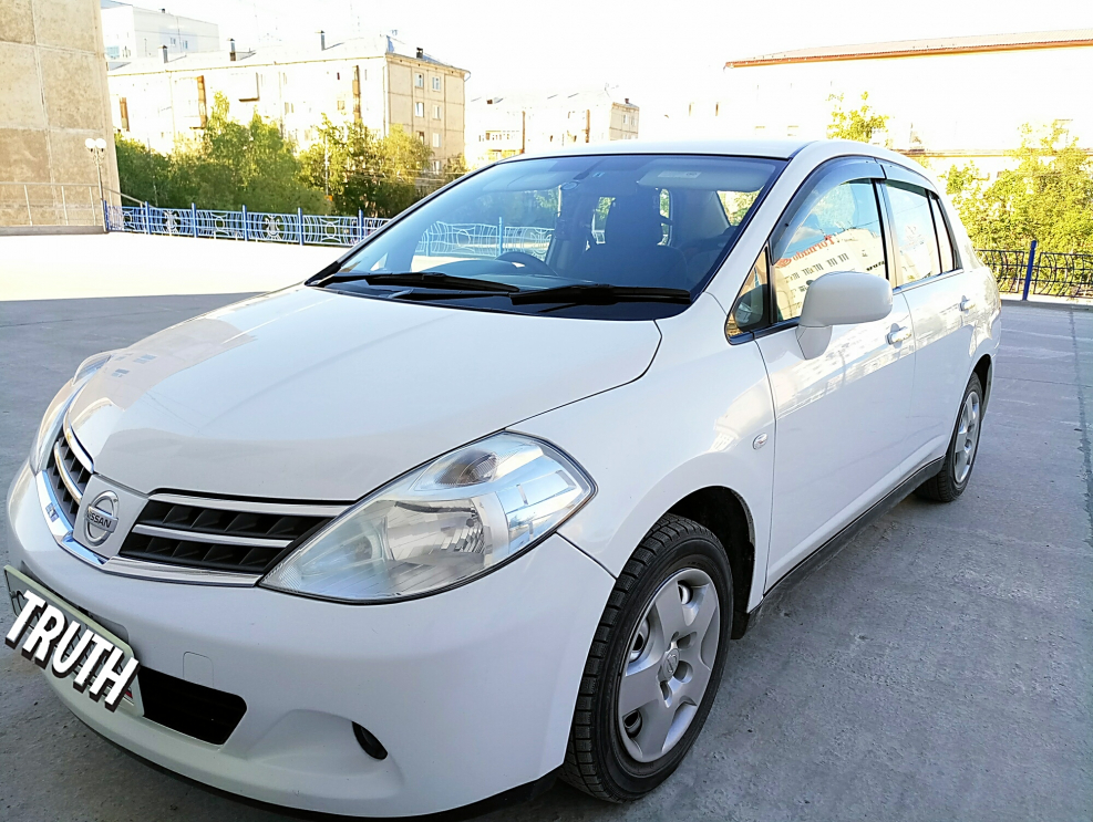 Nissan Tiida Latio 2012