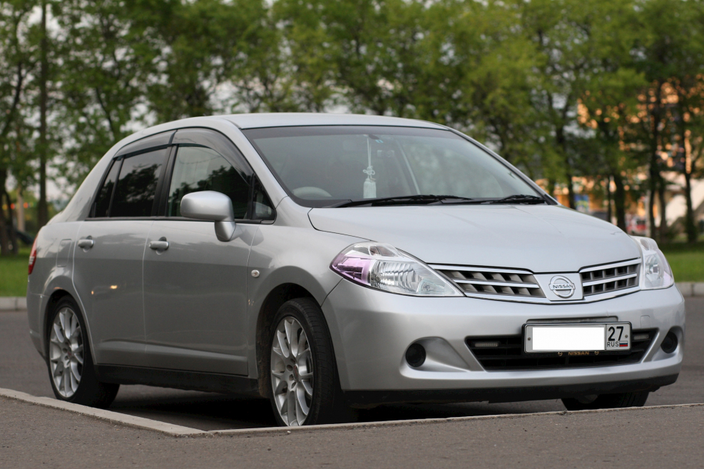 Nissan Tiida Latio i 2005