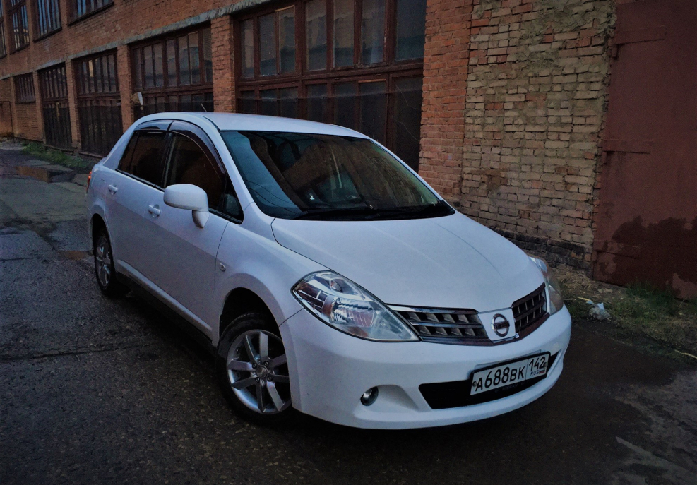 Nissan Tiida Latio 2006