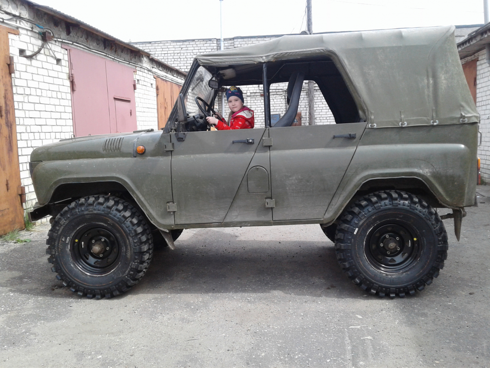 УАЗ 469 33x10.5 r16