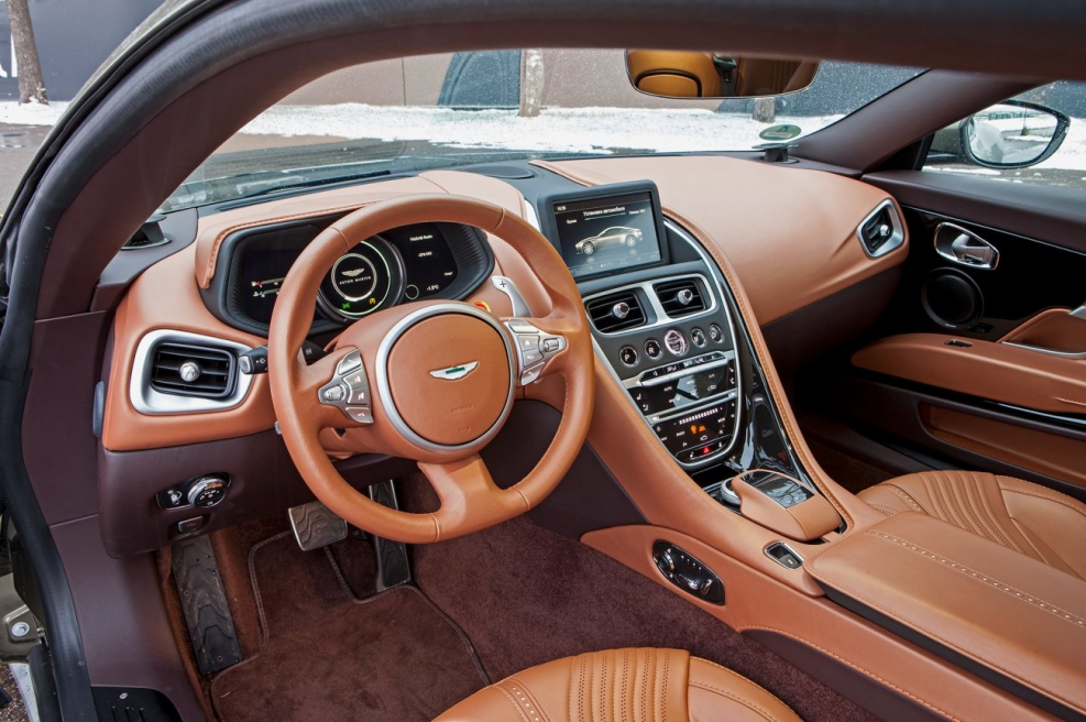 Aston Martin db11 салон