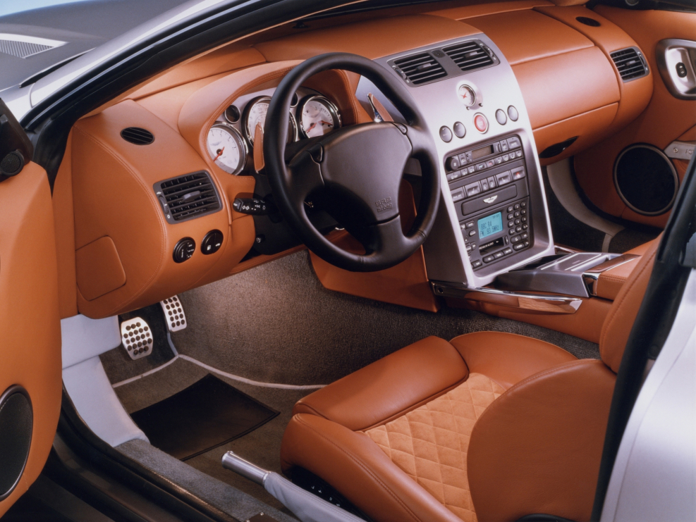 Aston Martin Vantage 2005 салон