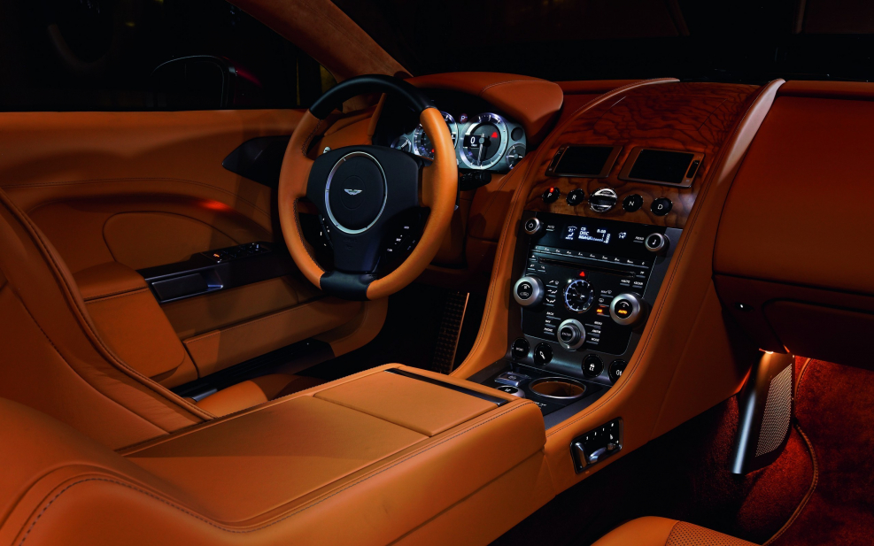 Aston Martin rapide салон