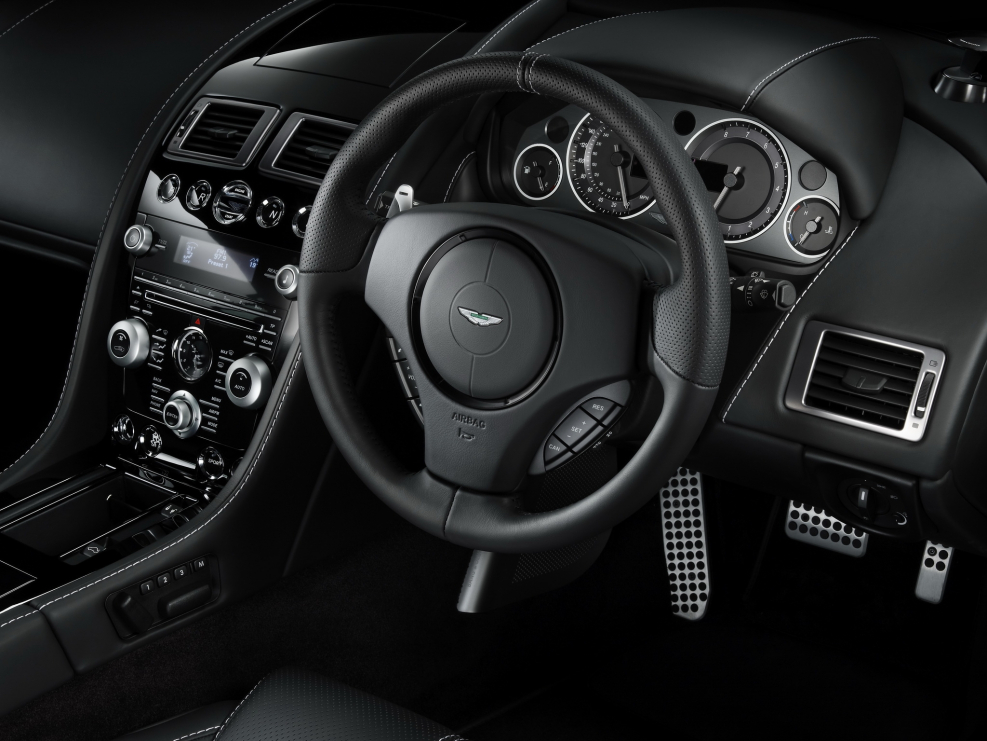 Aston Martin db9 салон