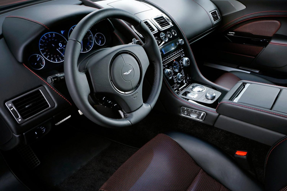 Aston Martin rapide салон