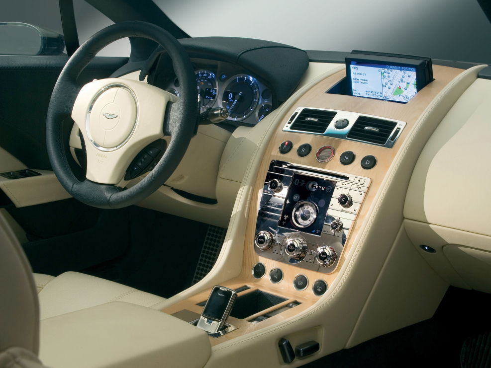 Aston Martin rapide салон