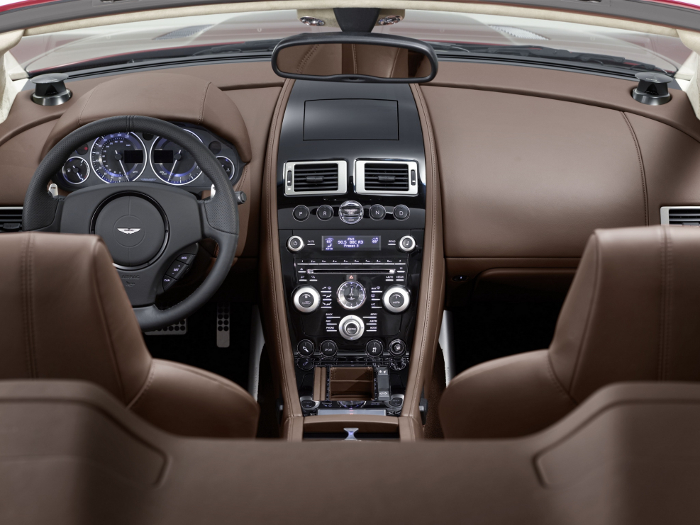 Aston Martin DBS салон