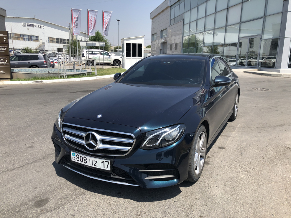 Mercedes Benz e 213