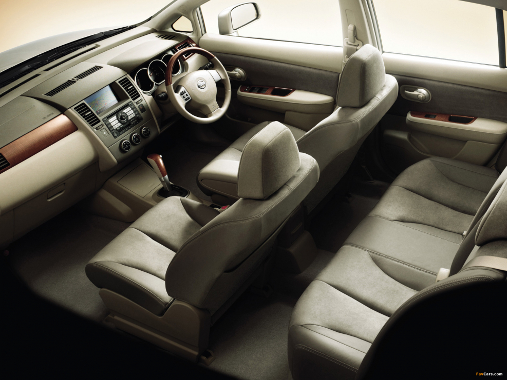 Nissan Tiida 2008 салон